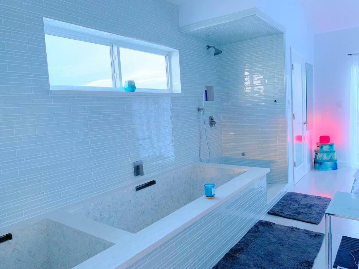 Mika'S Resort Governor’s Harbour Bagian luar foto