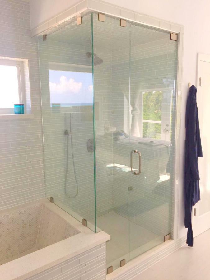 Mika'S Resort Governor’s Harbour Bagian luar foto
